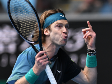 兰完成逆转 兰完成逆转